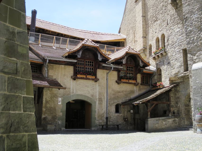 Montreux – Private Tour With Visit to Castle
