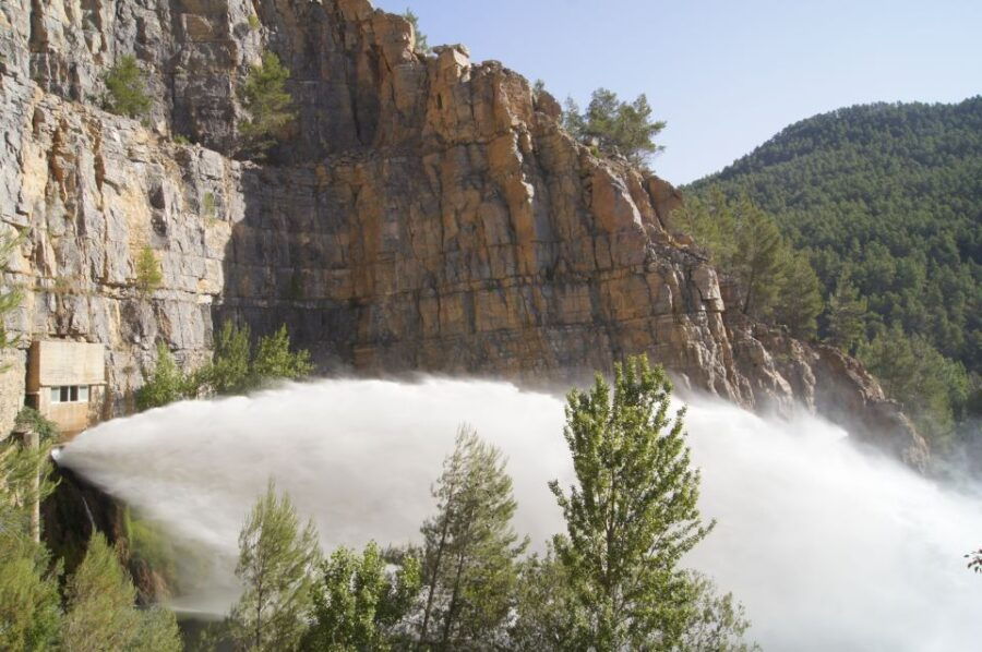 Mountain Hike & Thermal Springs - Private Full Day Tour - Good To Know