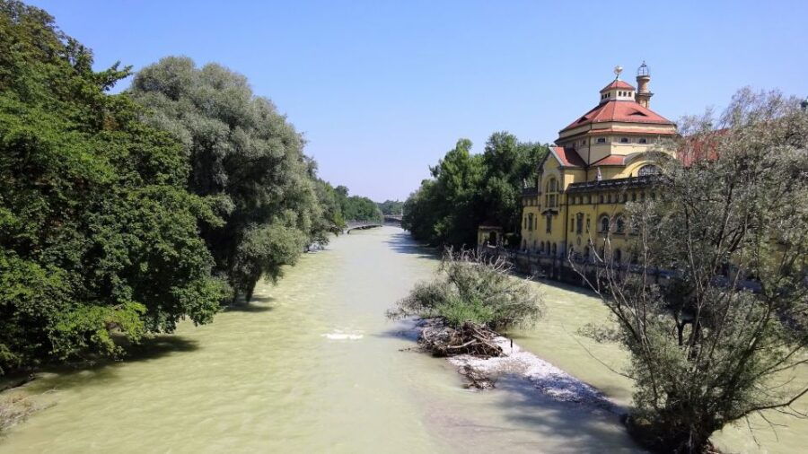 Munich: Self-guided Walking Tour to River Isar Landmarks