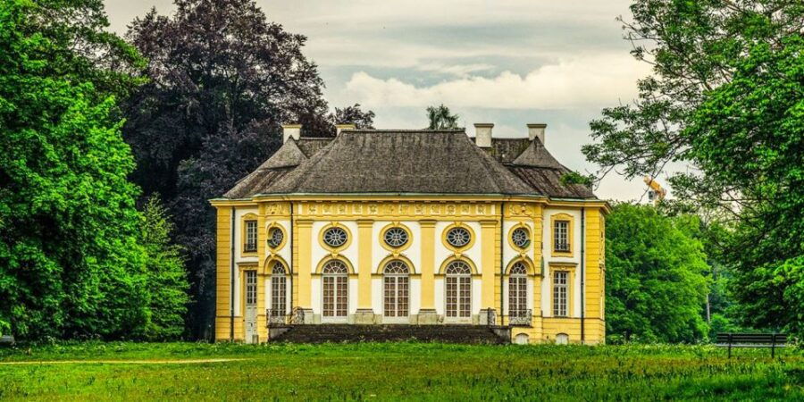 Munich: Self-Guided Walking Tour With Mobile Game
