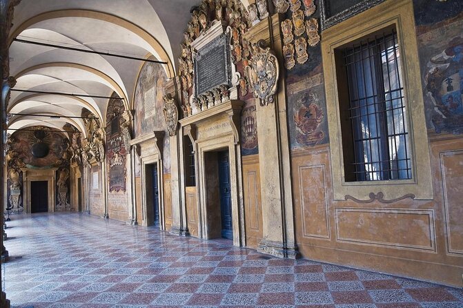 Murder Mystery Outdoor Escape Game in Bologna