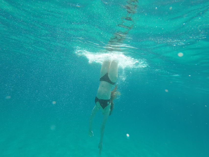 Mykonos: Private Rhenia Boat Tour With Lunch & Drinks