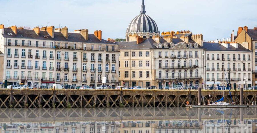 Nantes: City Exploration Game and Tour