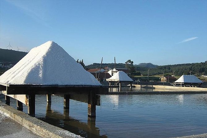 Natural Heritage, Caves, Water Springs and Salt Pans From Nazaré - Good To Know