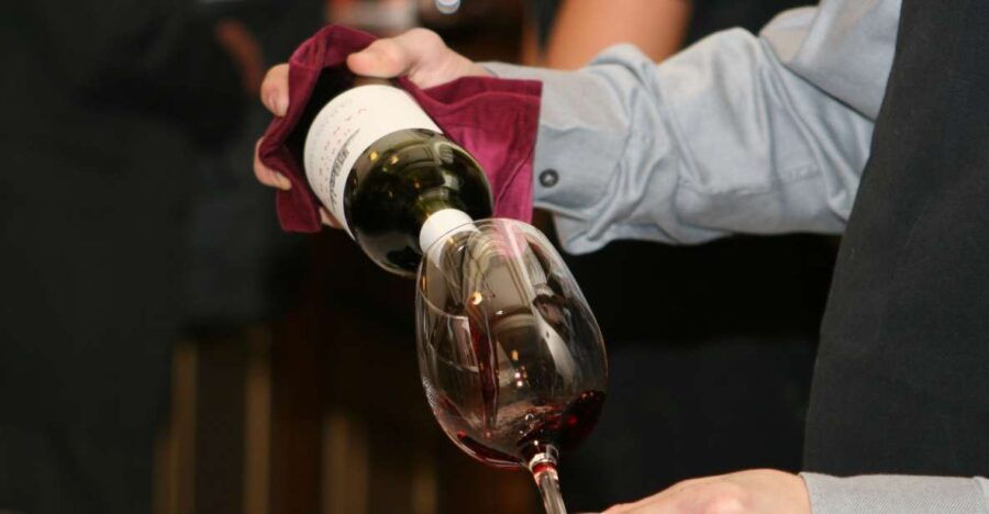Neive: Reds of Piedmont Wine Tasting Tour With 5 Glasses