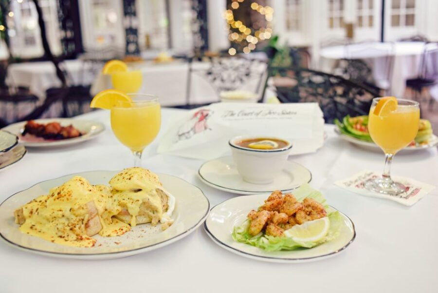 New Orleans: ‘Court of Two Sisters’ Jazz Brunch Buffet