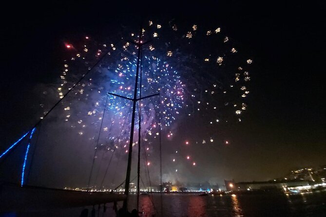 New Years Eve on a Boat With Champagne and Fireworks! - Good To Know
