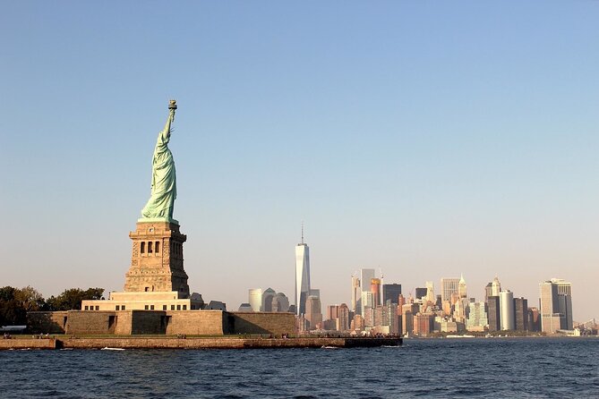 New York City Evening Sightseeing Boat Tour With Buffet Dinner (Feb )