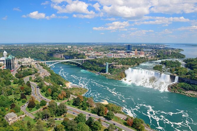 Niagara Falls (Canada) Festival of Lights Guided Tour - Good To Know