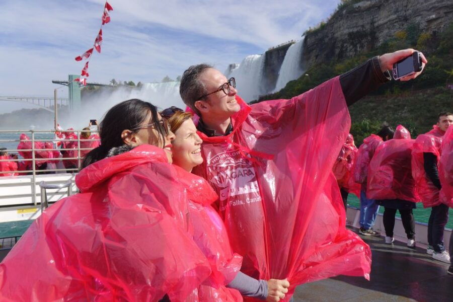 Niagara Falls, Canada: Gems of Niagara Small Group City Tour