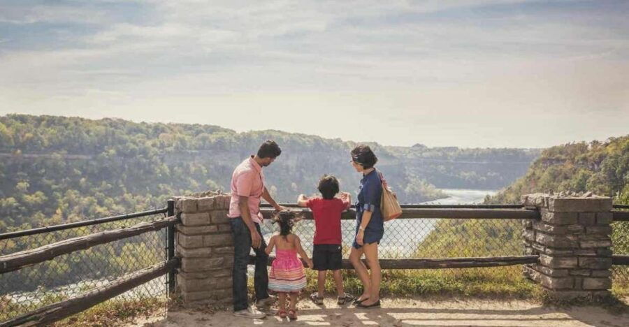 Niagara Falls, USA: Falls Tour With Maid of the Mist