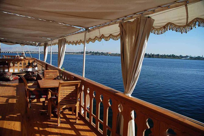 Nile River Cruise 2-Hour Tour in Cairo With Buffet Lunch