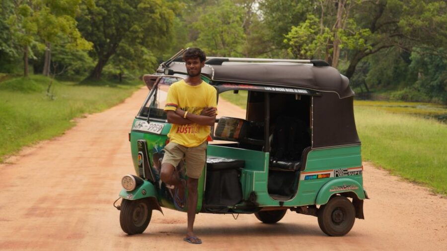 Non-Touristic Sigiriya on Tuktuk