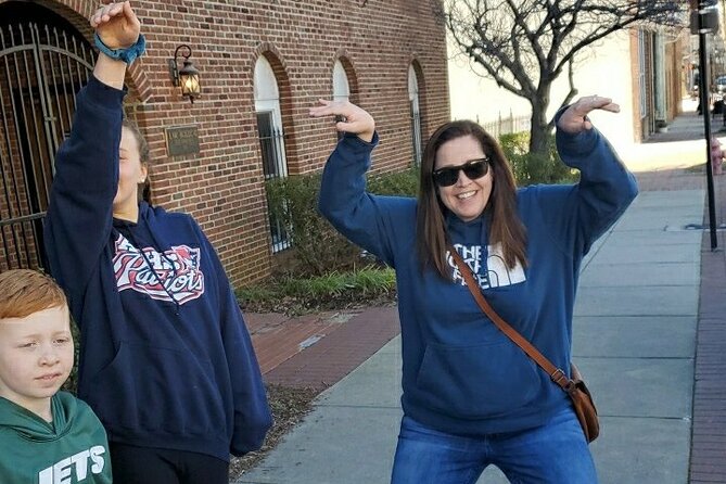Norfolk City Scavenger Hunt Excursion by Wacky Walks