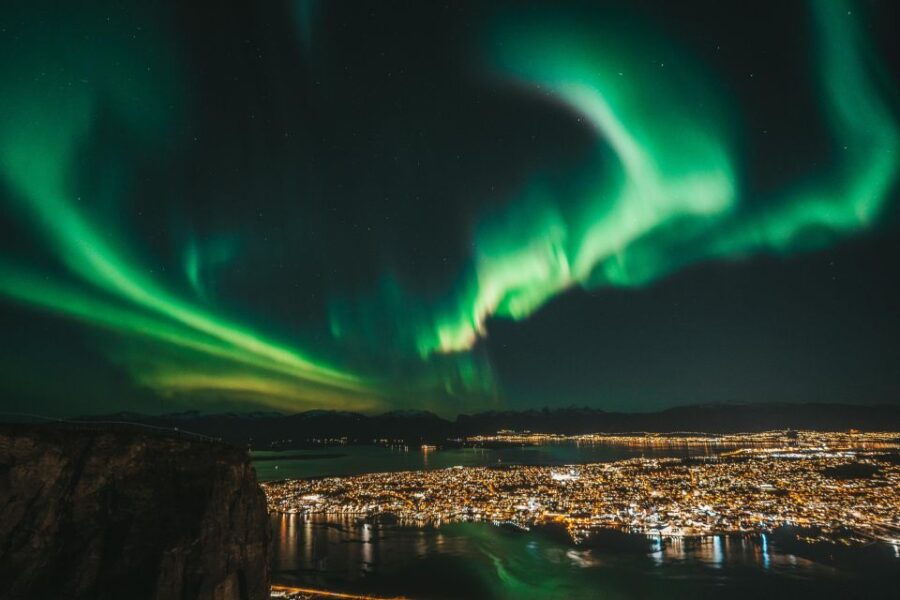 Northern Lights Chase With Free Photos!