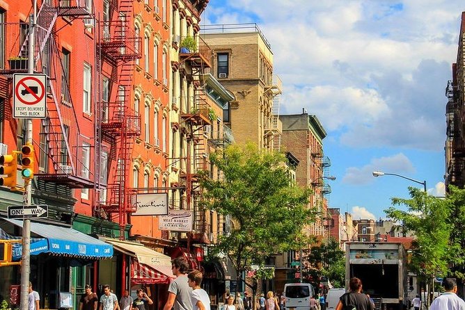 NYC Limo Tour Shared With Optional Private Upgrade - Good To Know