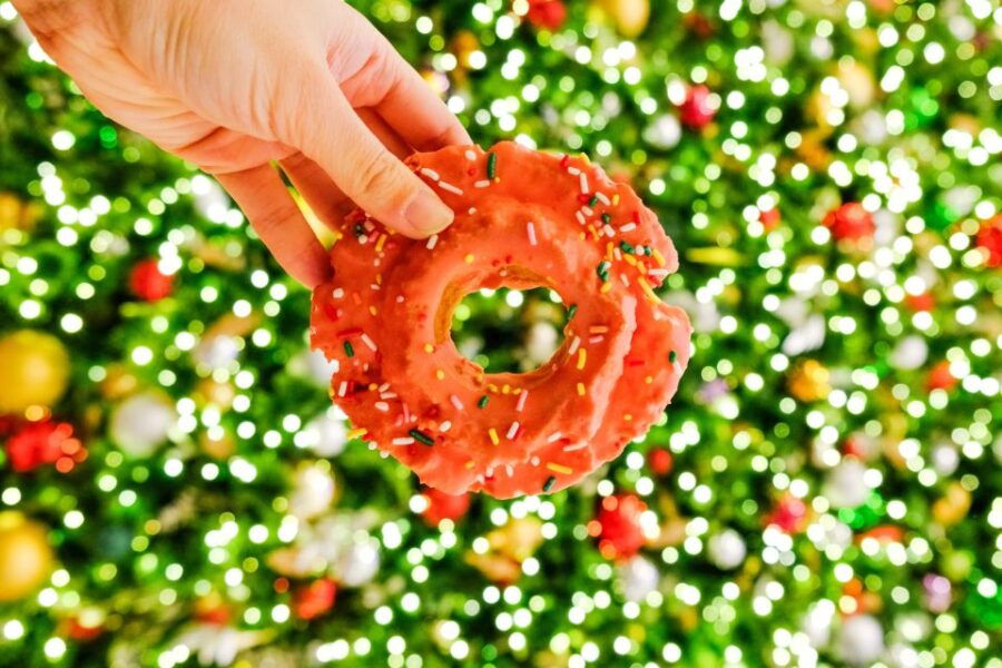 NYC: Times Square Holiday Donut and Hot Chocolate Adventure - Good To Know