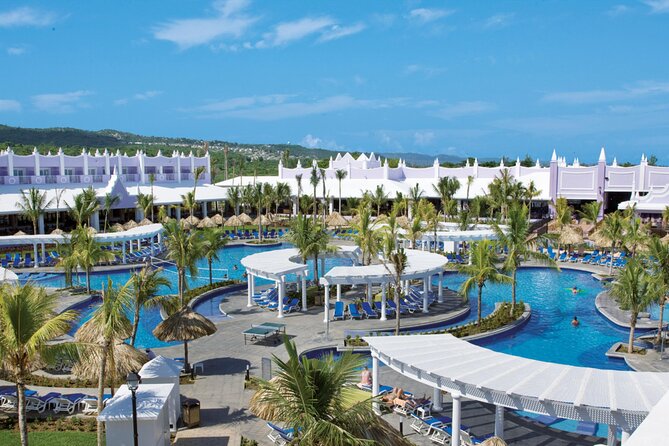 Ocean Eden Bay Private Airport Transfer