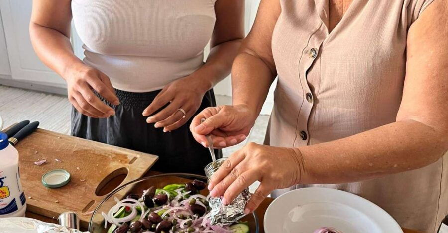 Oia: Greek Cooking Class With a Local Grandmother & Lunch