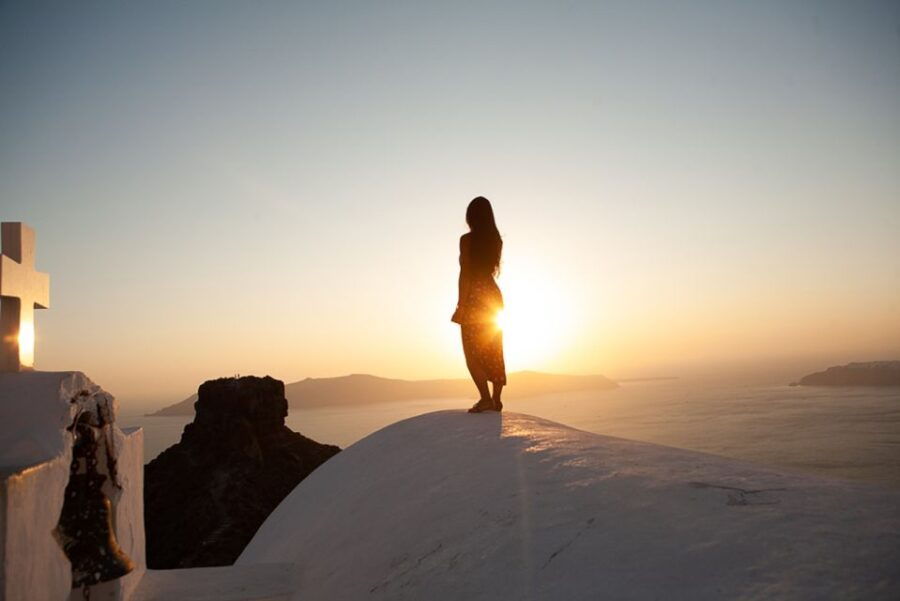 Oia: Private Village Photoshoot Session With Photographer