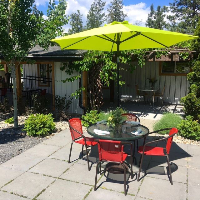 Okanagan Bee Tour, Wine Tasting and Lunch at Kelowna Winery - Good To Know