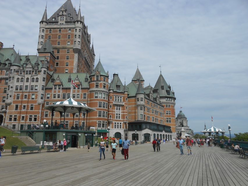 Old Quebec City Self-Guided Walking Tour and Scavenger Hunt
