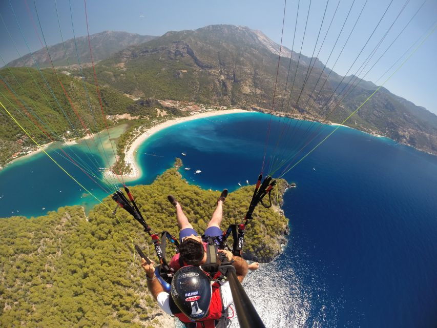 Oludeniz: Tandem 30-Minute Paragliding Flight