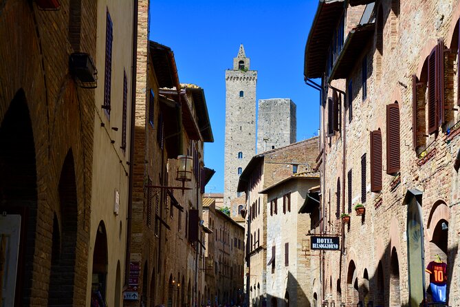 One Way Private Transfer: Florence to Rome With Visit to San Gimignano and Siena - Good To Know