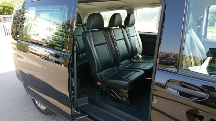 One Way Shuttle Airport & Hotel Transfer in Prague