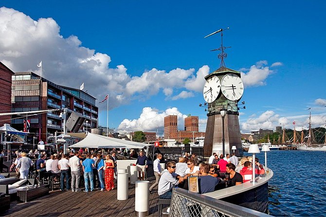 Oslo Airport Transfers : Oslo City to Oslo Airport OSL in Business Car