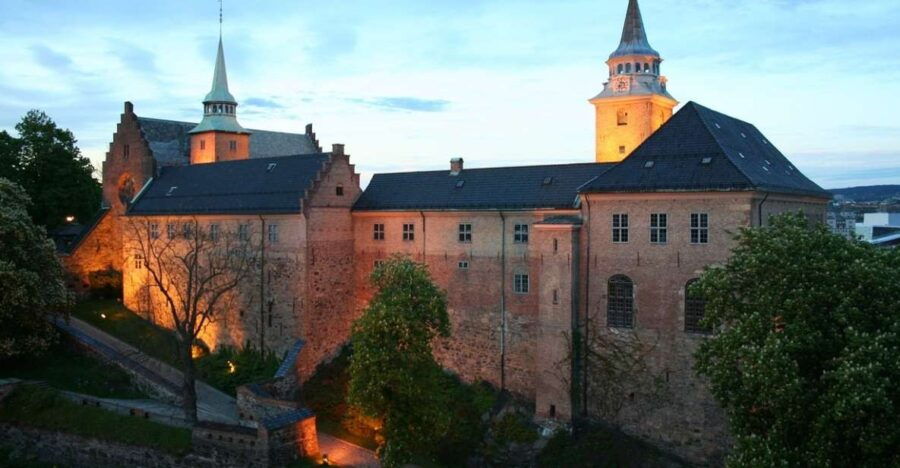 Oslo: Self-Guided Mystery Tour by Akershus Fortress