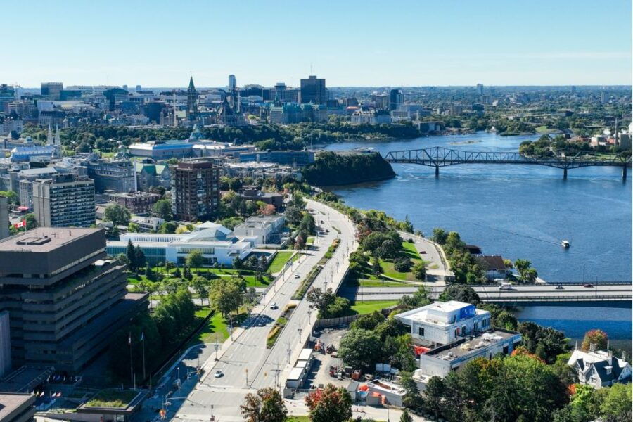 Ottawa: City Exploration Game and Tour - Good To Know