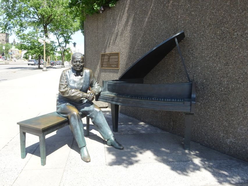 Ottawa City Scavenger Hunt and Self-Guided Walking Tour