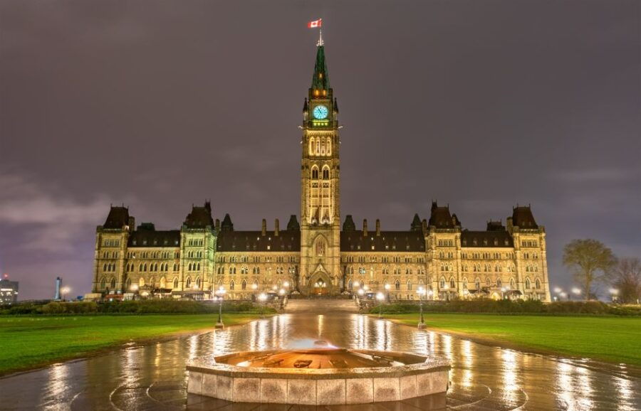 Ottawa: Small Group Night Tour W/River Cruise & Light Show - Good To Know