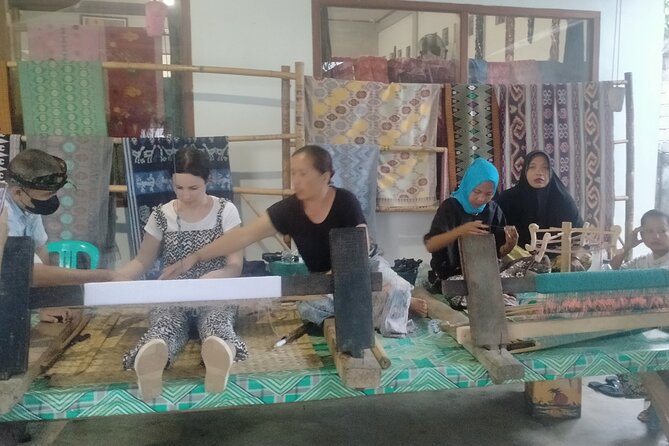 Package 3 Days :Visit Sasak Villages,Hiking to Waterfalls, & Snorkeling 3 Gilis