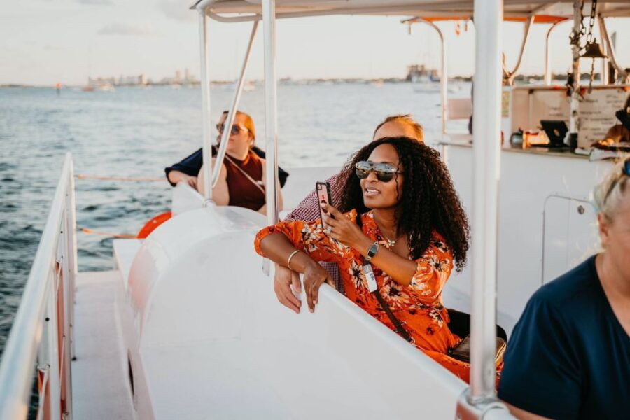 Palm Beach: Sightseeing Sunset Catamaran Cruise - Good To Know