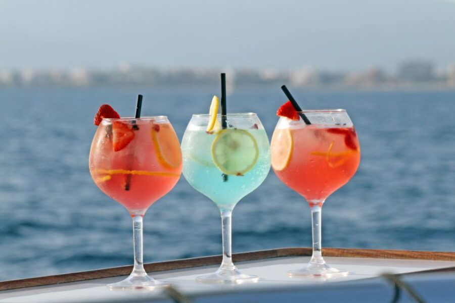 Palma De Mallorca: Deluxe Catamaran Sailing Tour With Meal - Good To Know