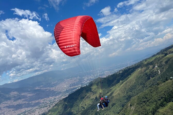 Parapente Paragliding in Medellín BlueSky. - Good To Know