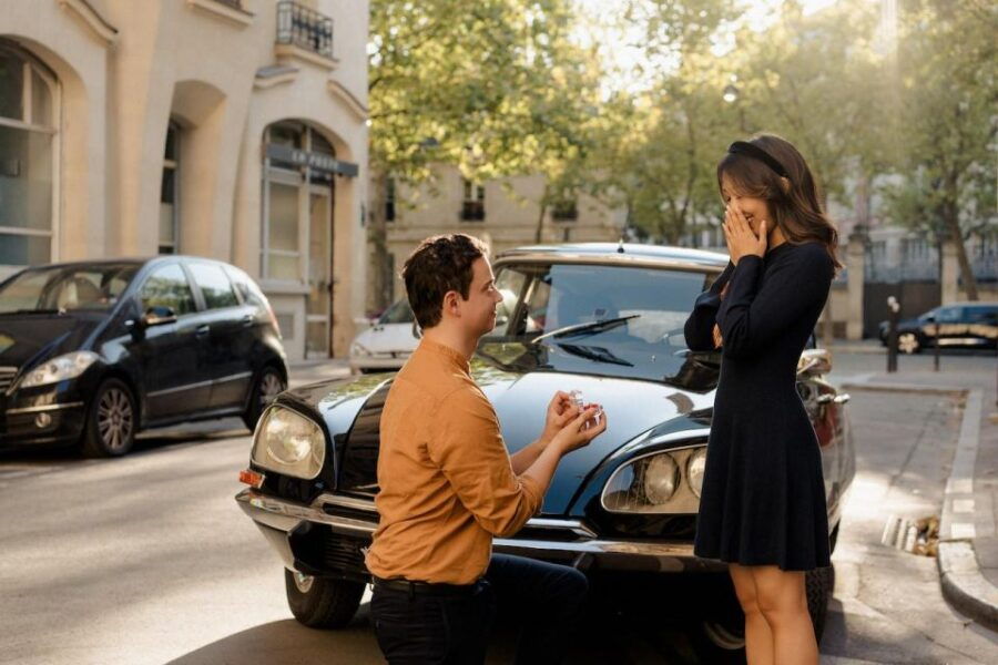 Paris: 1 Way Private Disneyland Transfer in a Citroën DS 21 - Good To Know