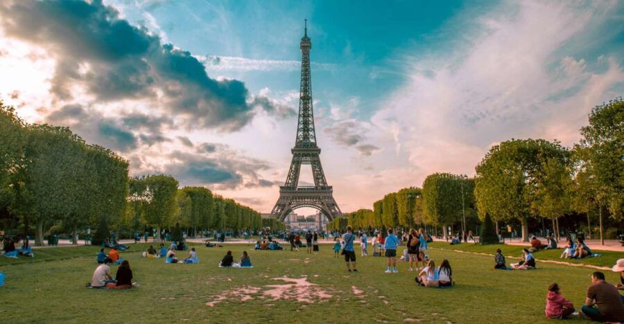 Paris: Capture the Most Photogenic Spots With a Local - Good To Know