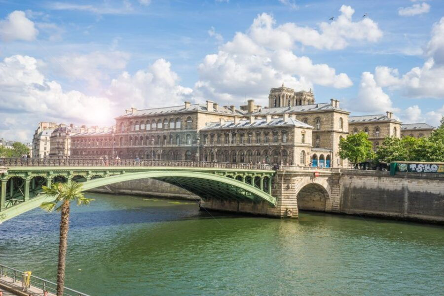 Paris: City Center Guided Walking Tour