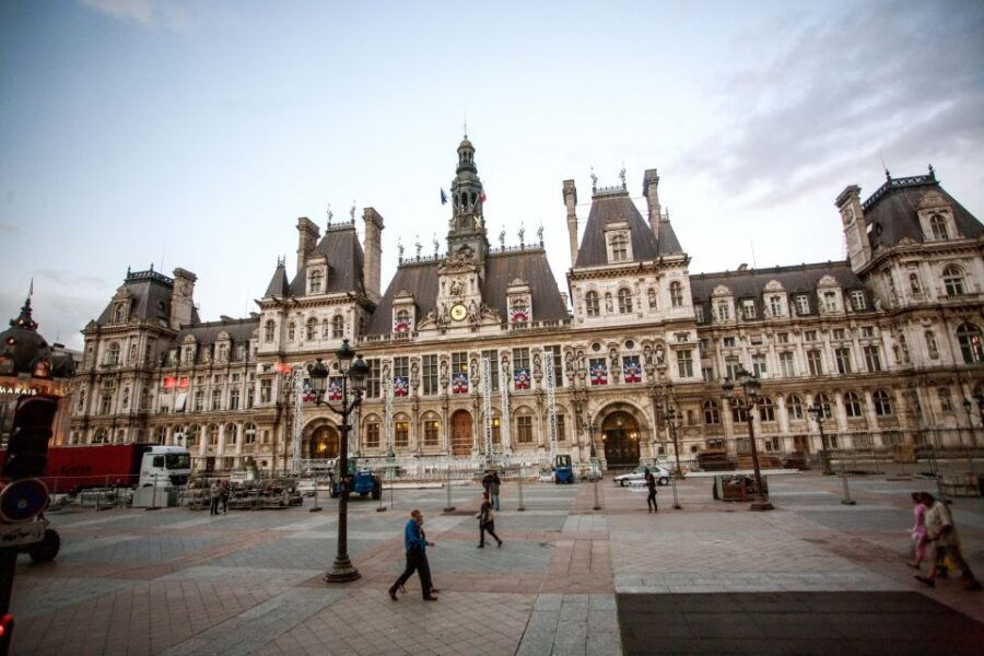 Paris: City Tour by Bus With Eiffel Tower & Optional Summit - Good To Know