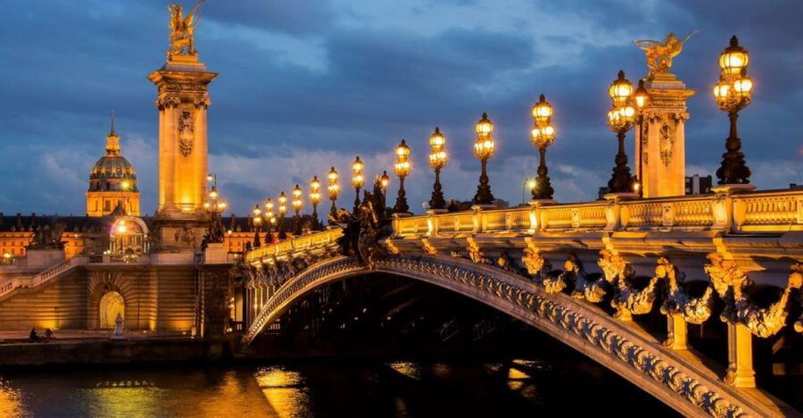 Paris Illuminated Walking Tour - Good To Know