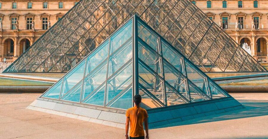 Paris: Louvre Museum Ticket and Bus Tour With Audio Guide - Good To Know