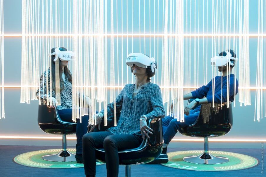 Paris: Seine & Notre-Dame Self-Guided Tour & VR Experience - Good To Know