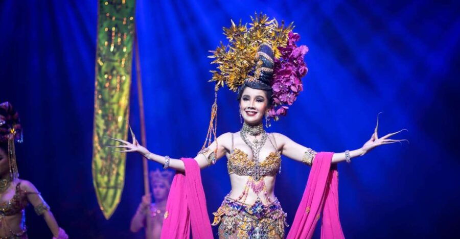 Pattaya: Alcazar Cabaret Show