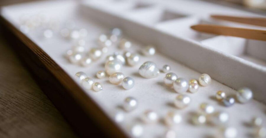 Pearl Grading at Broken Bay