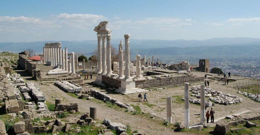 Pergamum Tour From Izmir With Private Guide & Van - Good To Know