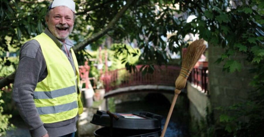 Permission to Leave Pont-L’évêque