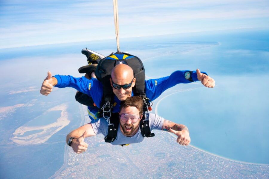Perth: Tandem Skydive Over Rockingham Beach